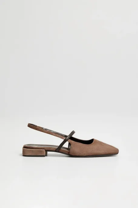 Brązowe buty slingback z zamszowej skóry