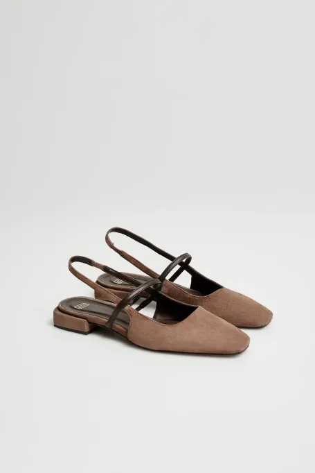 Brązowe buty slingback z zamszowej skóry