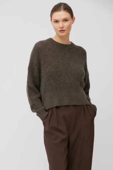 Brązowy sweter z wełną alpaki
